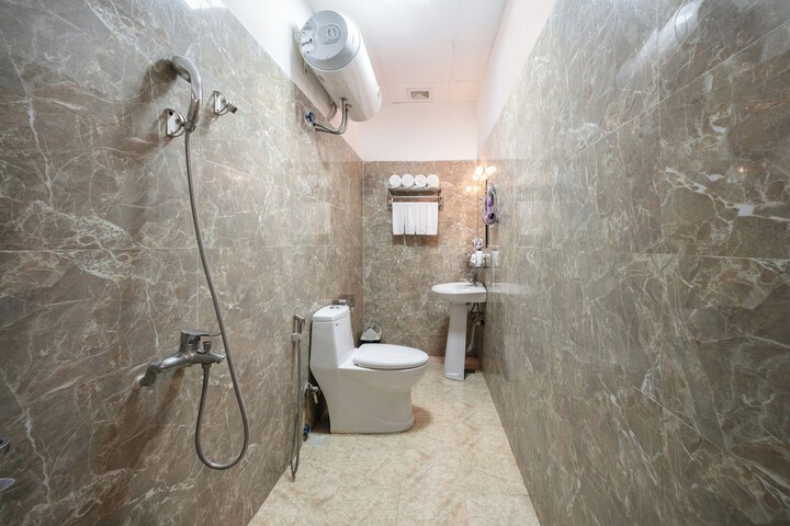Room 14 of 14