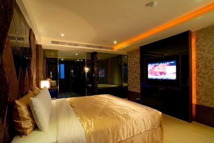 Room 25 of 107