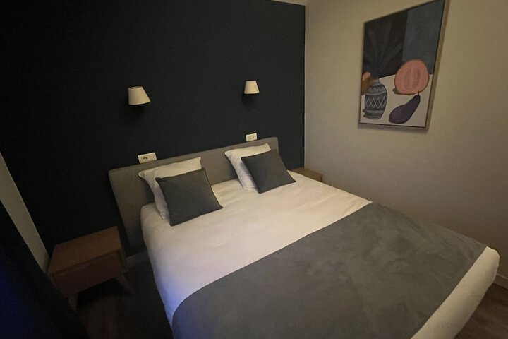 Room 16 of 50