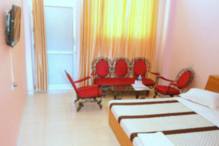 Room 12 of 20