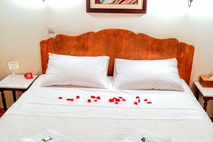 Room 28 of 82