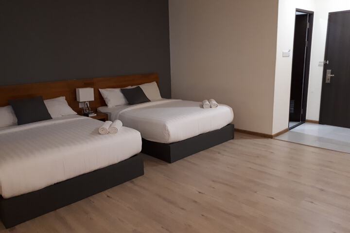 Room 3 of 41