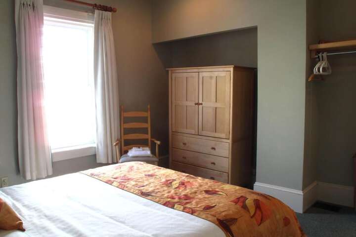 Room 15 of 48