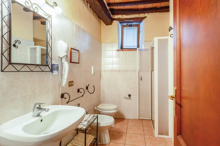 Room 8 of 29