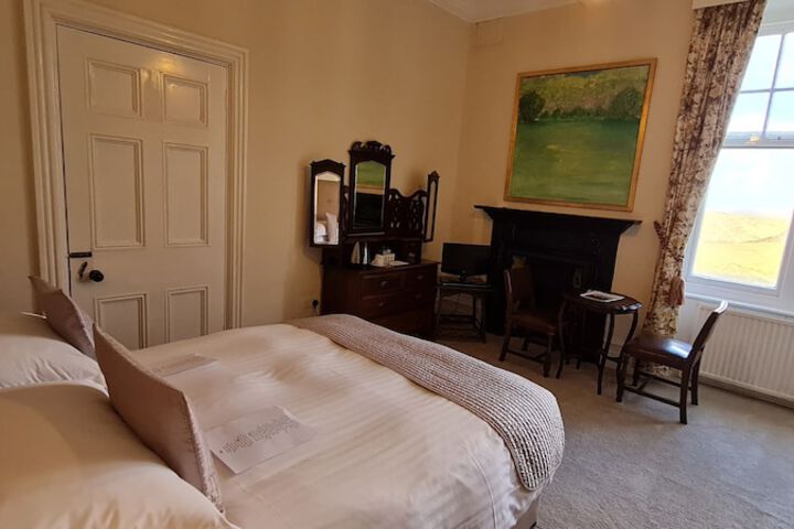 Room 37 of 141