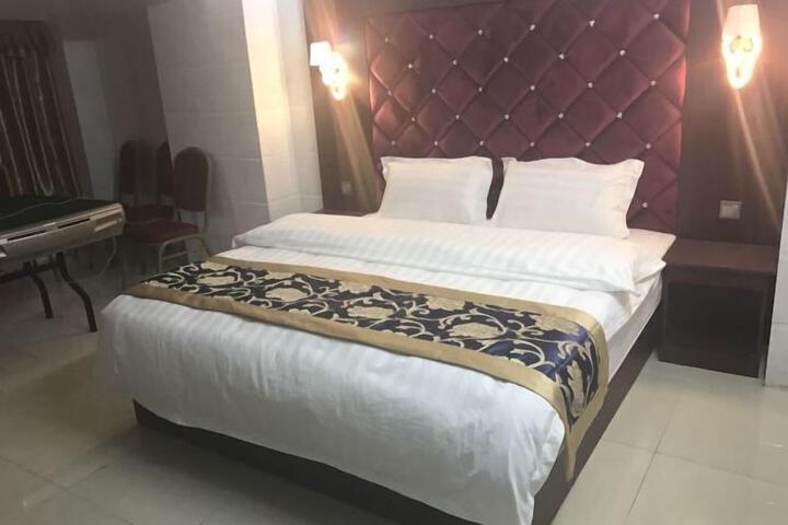 Room 36 of 42