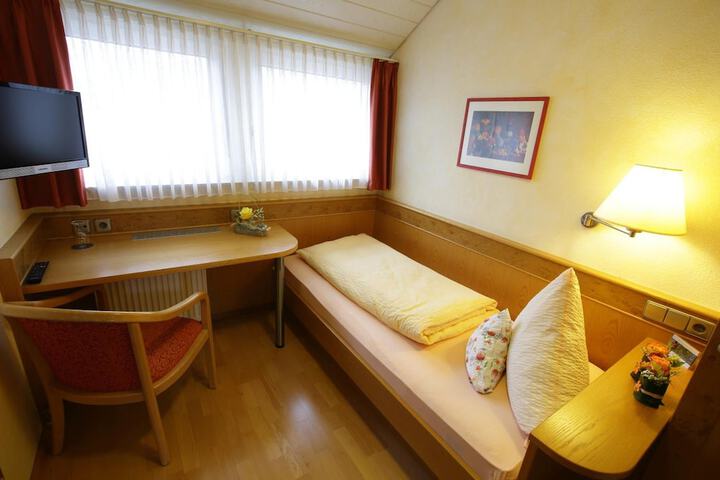 Room 19 of 36