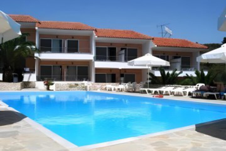 Phaistos Bungalows