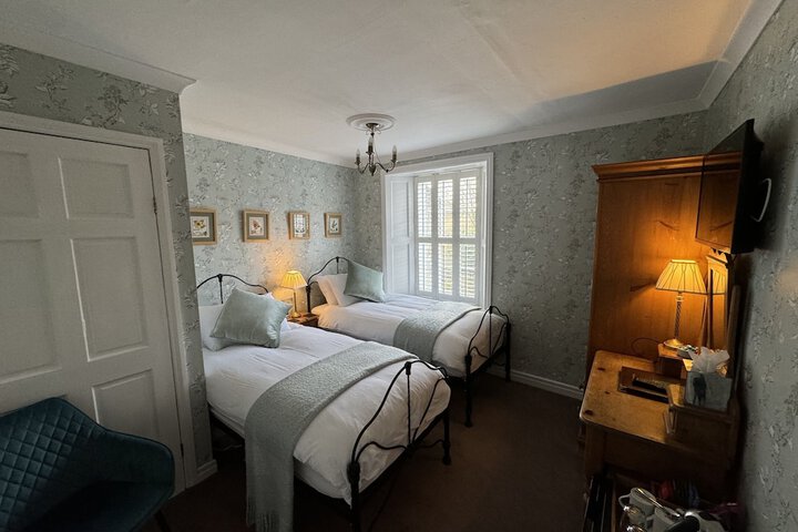 Room 15 of 27