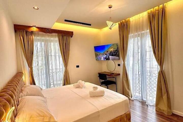 Room 18 of 37
