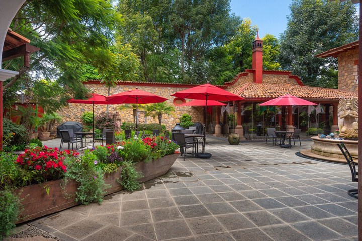 Terrace/Patio 14 of 35