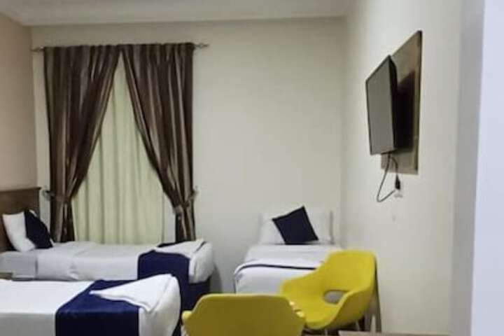 Room 8 of 30