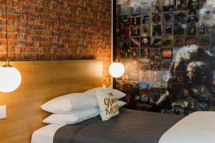 Room 4 of 39