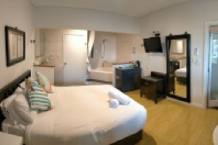 Room 307 of 420