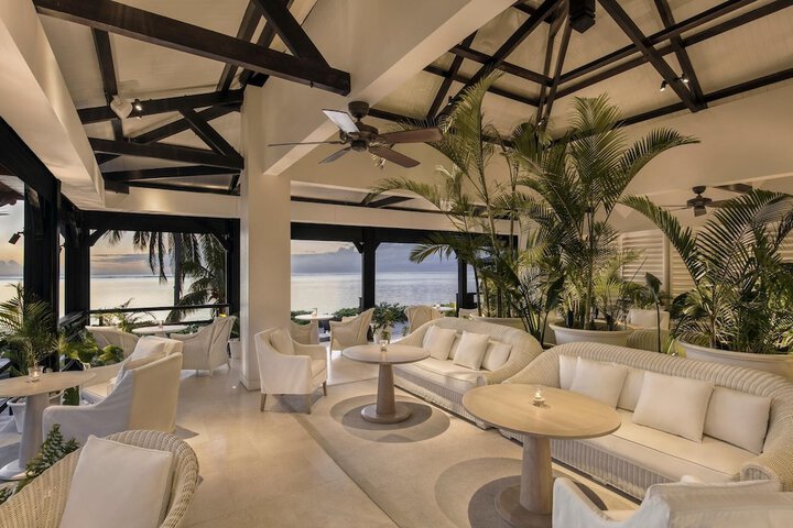 Lounge 237 of 341