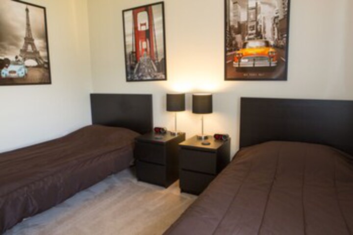Room 12 of 19
