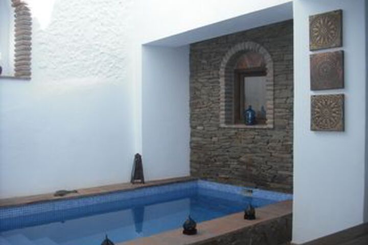 Pool 24 of 28