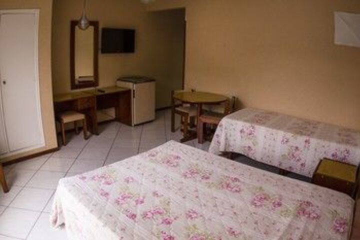 Room 9 of 19