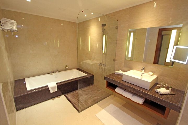 Room 80 of 200
