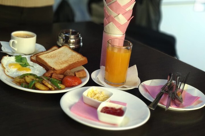 Breakfast/Coffee Service 6 of 15