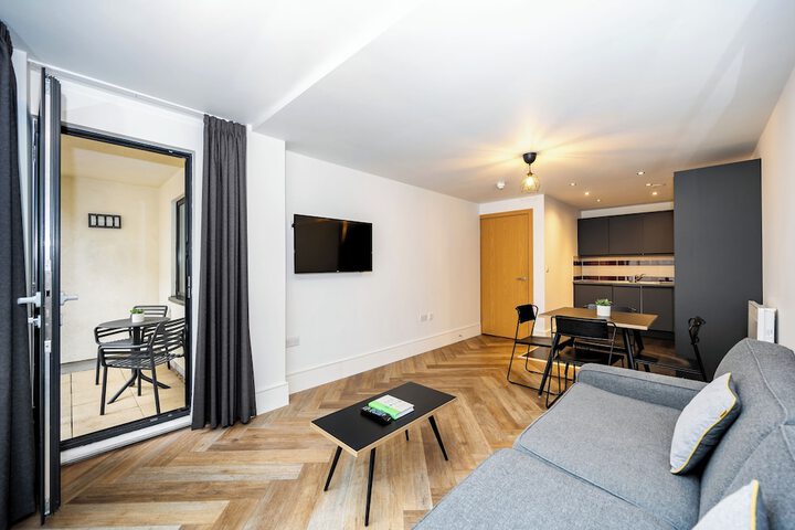 Room 35 of 62