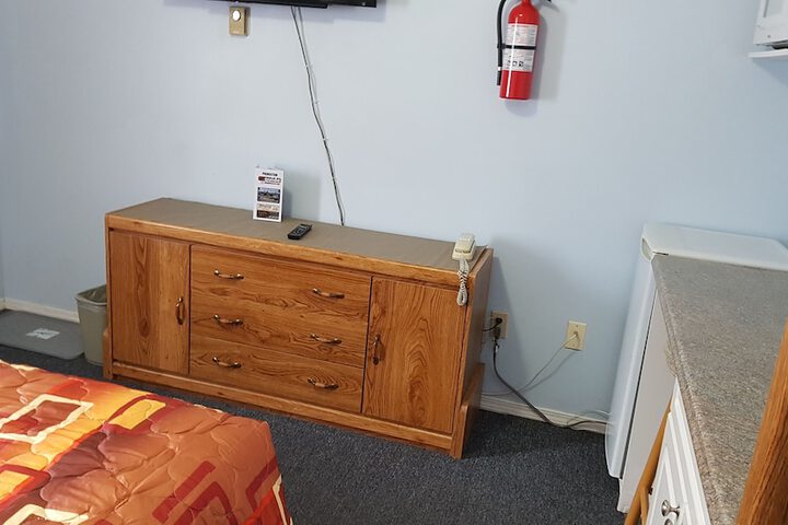 Room 13 of 33