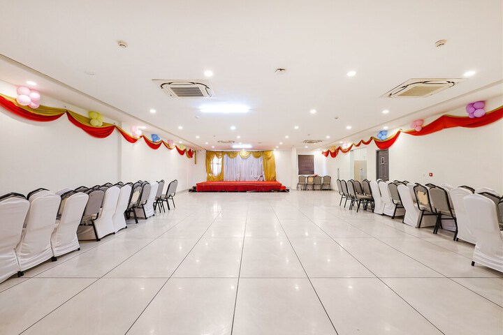 Ballroom/Hall 25 of 30