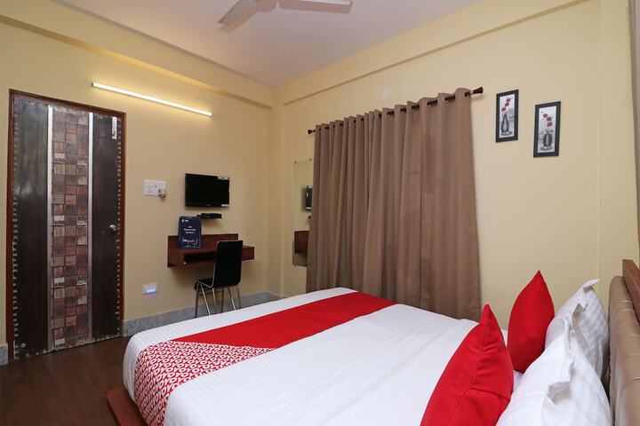 Room 15 of 33