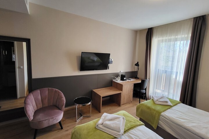 Room 17 of 48