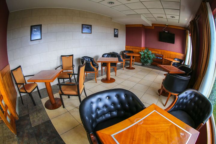 Dining 48 of 73