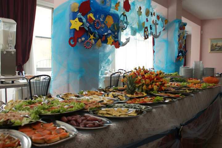 Dining 53 of 64