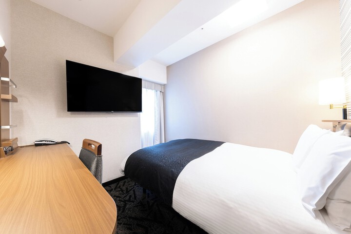 Room 5 of 50