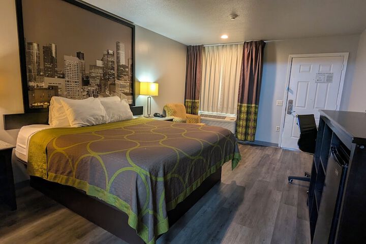 Room 3 of 21