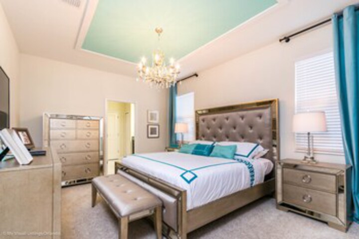 Room 2 of 71