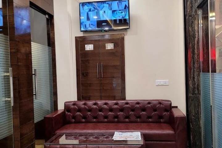 Room 2 of 10