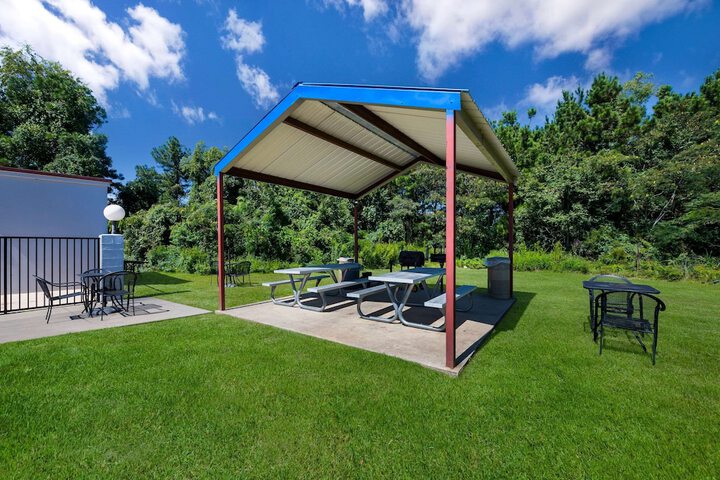 BBQ/picnic area