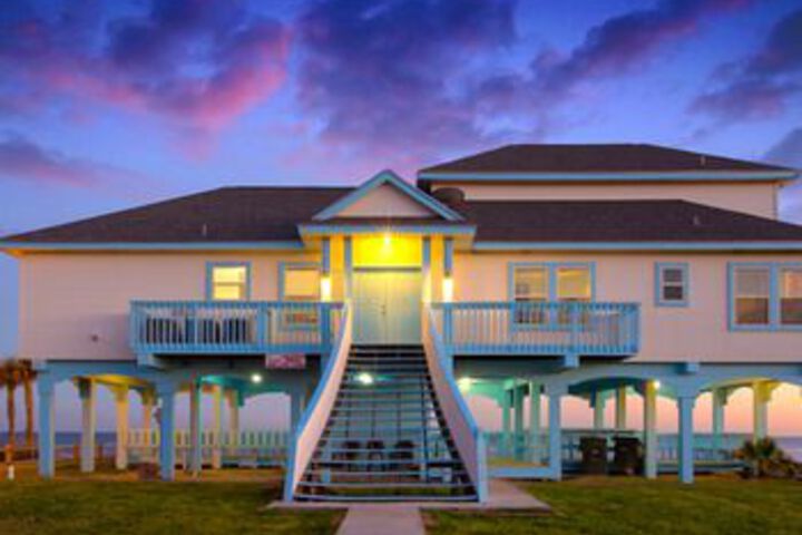 Exterior of Kahala Beach Front Delight by RedAwning