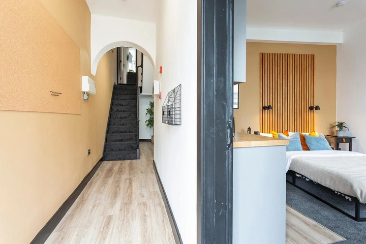 Room 2 of 8