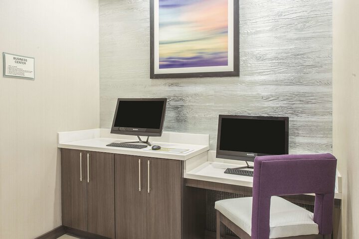 Business Center 27 of 28