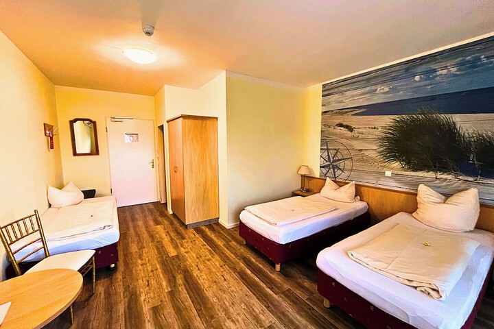 Room 15 of 38