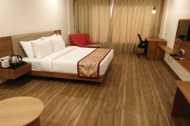 Room 6 of 30