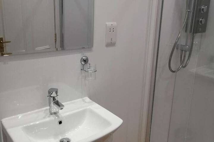Room 58 of 77