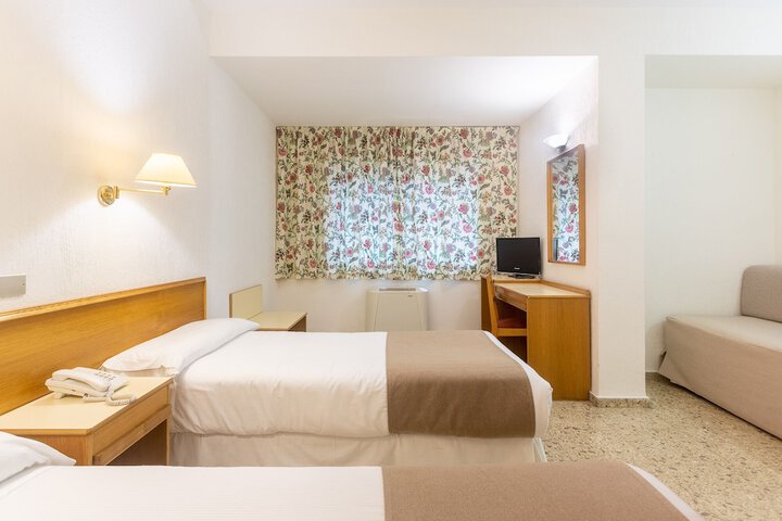 Room 10 of 23