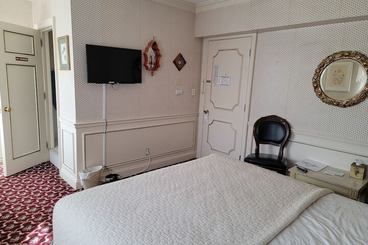 Room 59 of 206