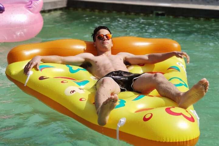 Pool 6 of 9