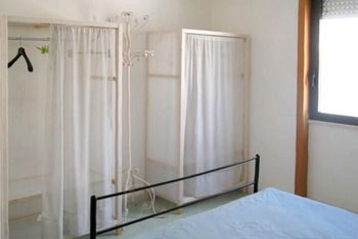 Room 6 of 17
