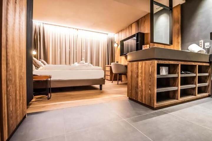 Room 14 of 51