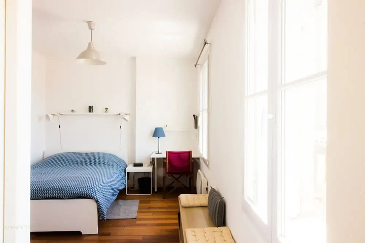 Room 4 of 10