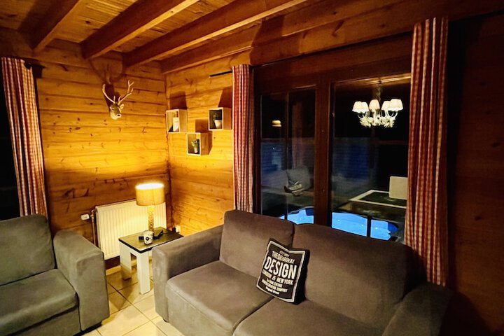 Room 14 of 36
