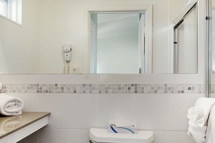Room 152 of 181